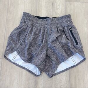 Lululemon women’s Tracker V shorts with liner in heathered grey size 4